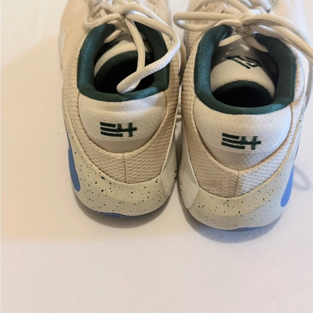 Nike Zoom Freak 1 Men’s basketball Shoes Size: 11